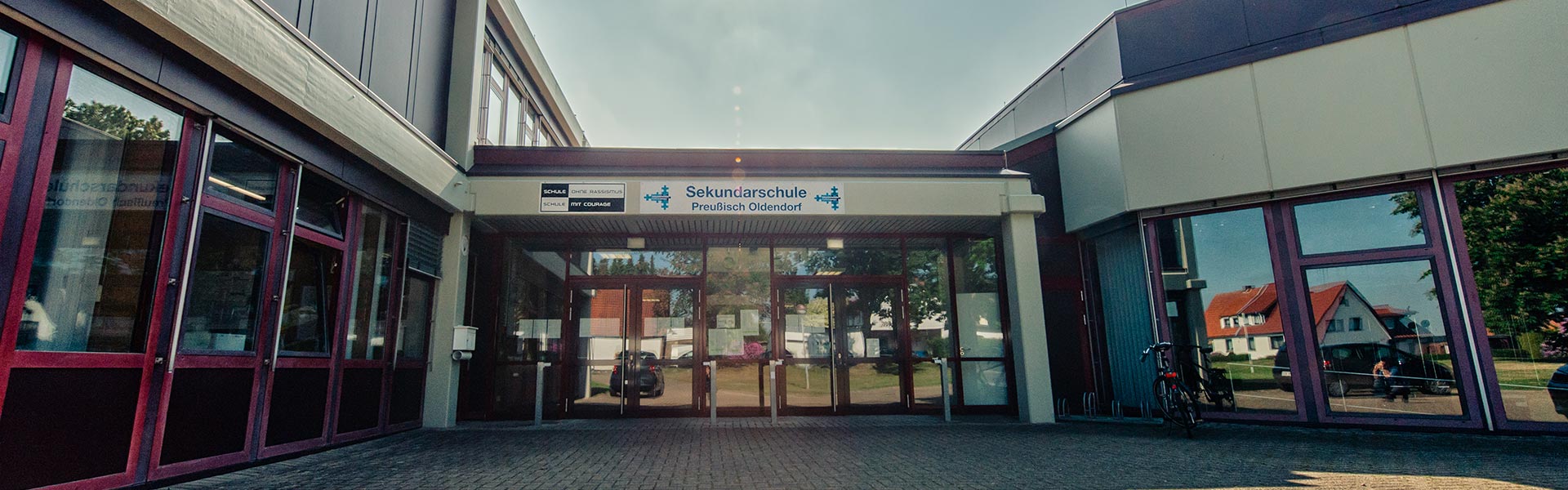 Außenaufnahme der Sekundarschule Preußisch Oldendorf